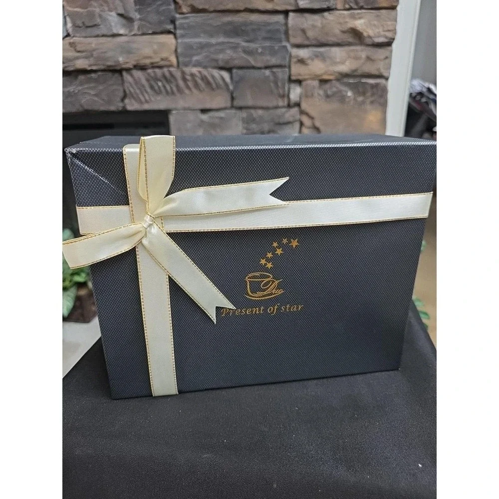 Mr & Mrs Coffee Mugs Wedding/Anniversary Gift Set - New/Open Box